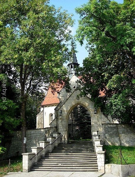 big_459px_chroberz_church_20060902_1456.jpg